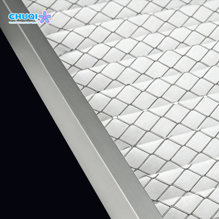 Close-up of Chuqi corrosion-resistant galvanized iron frame and precision-pleated synthetic media with smooth metal edges